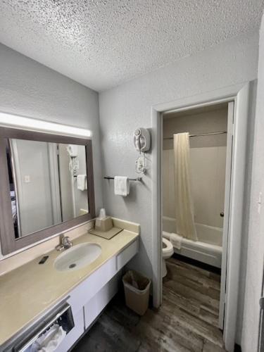 Delux Inn Клберн Экстерьер фото